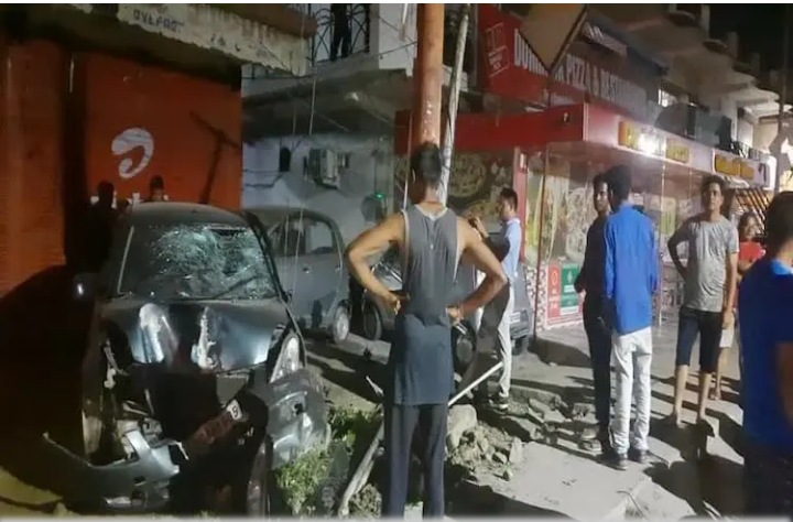 बड़ी खबर : श्रीनगर में शराब के नशे में चूर तीन युवकों को वाहन चलाना पड़ा भारी, अस्पताल में भर्ती