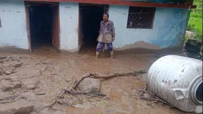 बड़ी खबर : रुद्रप्रयाग जिले में हुई भारी अतिवृष्टि ने मचाई तबाही, घरों में घुसा पानी और मलबा